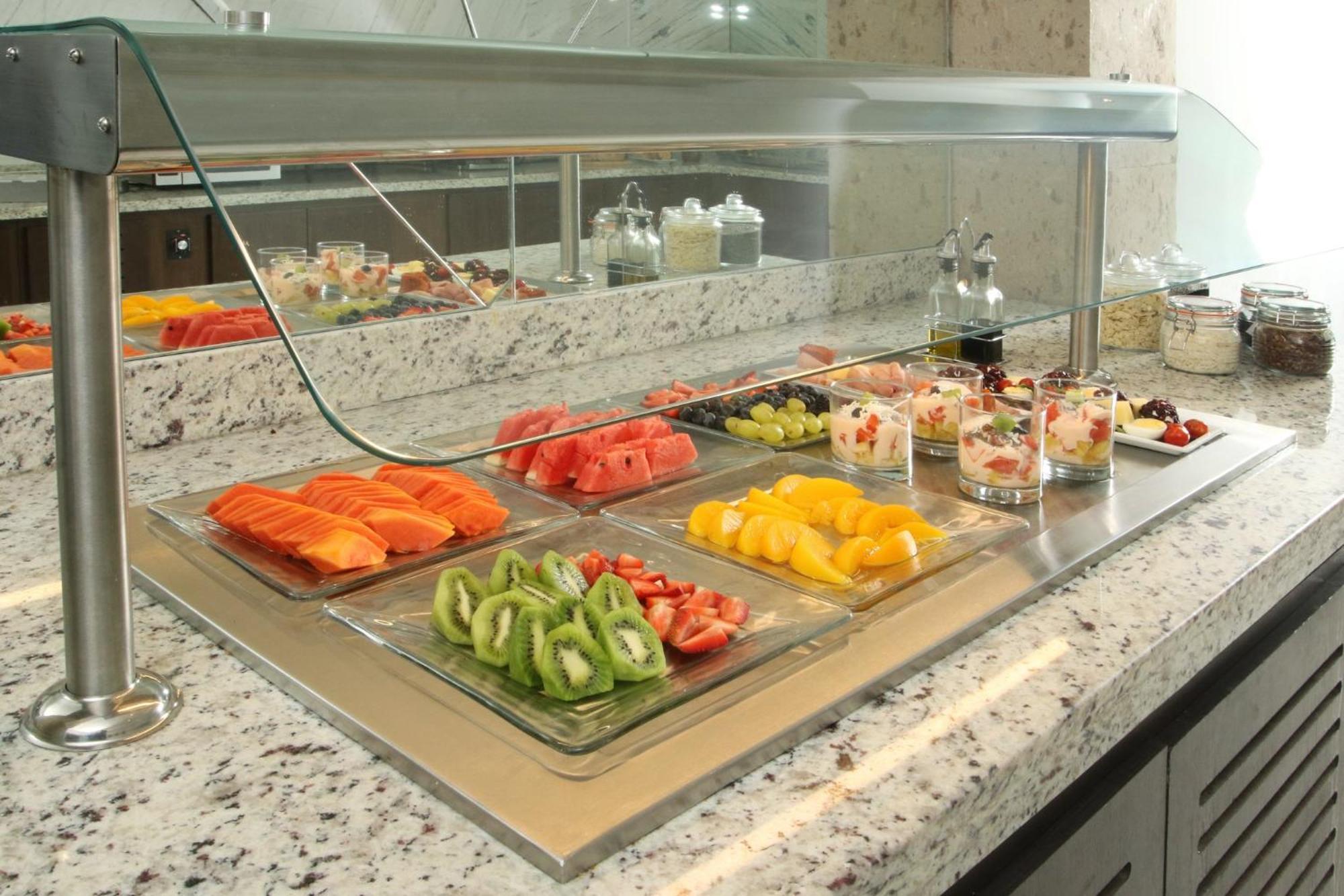 Voco Saltillo Suites By Ihg Exterior photo