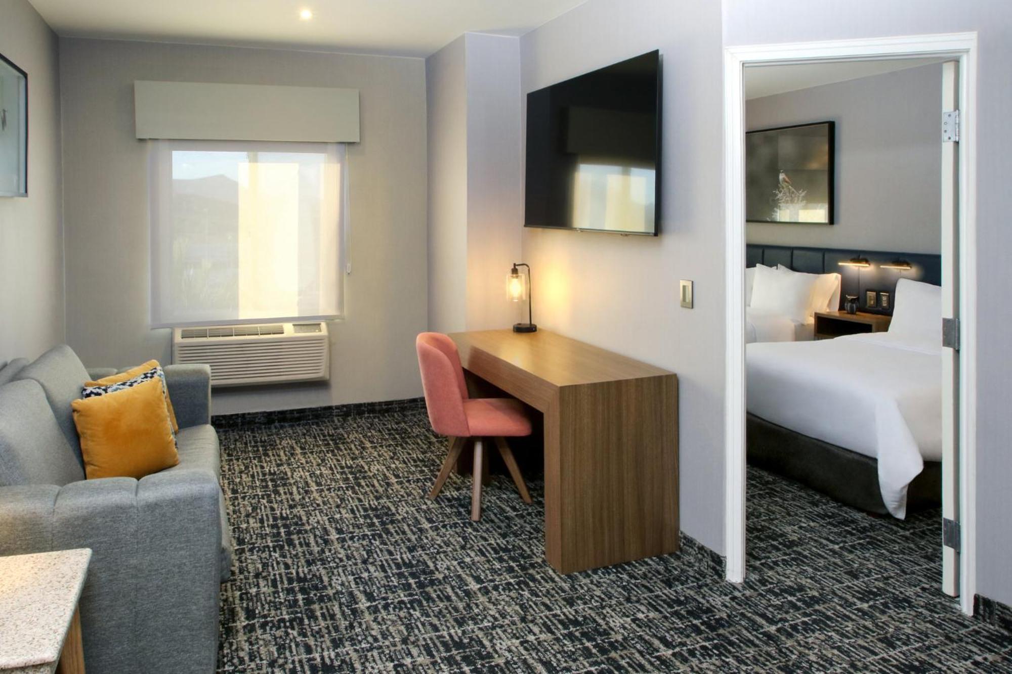 Voco Saltillo Suites By Ihg Exterior photo