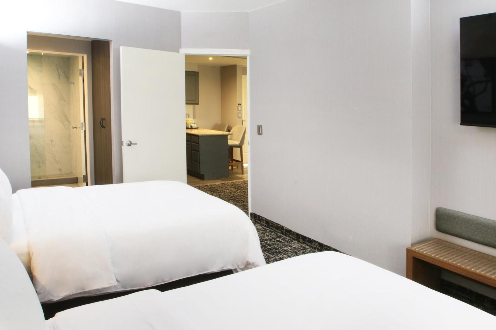 Voco Saltillo Suites By Ihg Exterior photo