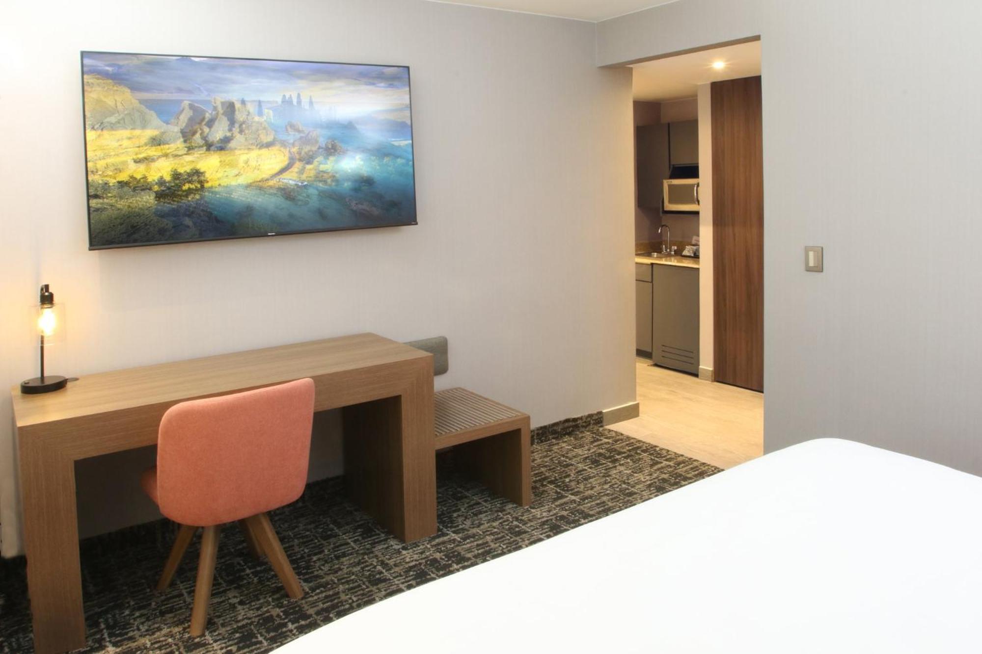 Voco Saltillo Suites By Ihg Exterior photo