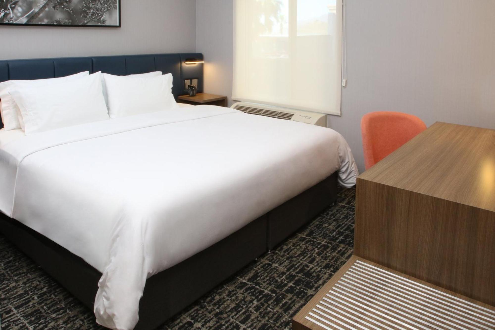 Voco Saltillo Suites By Ihg Exterior photo